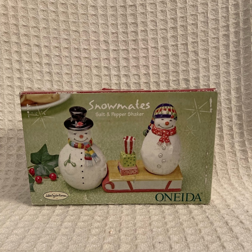 Oneida Debbie Taylor-Kerman Snowmates Salt & Pepper Shakers